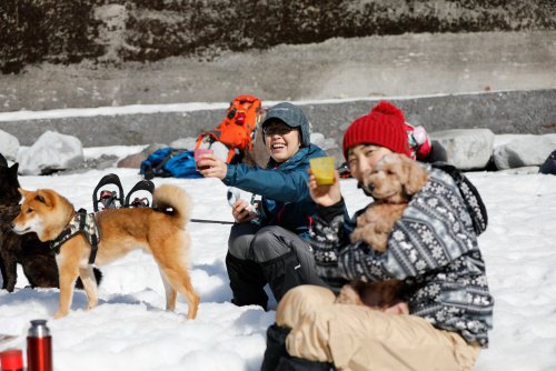 愛犬とスノーシューハイク